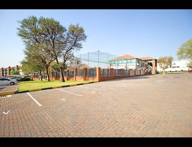 2 BEDROOM APARTMENT FOR SALE IN GREENSTONE HILL
